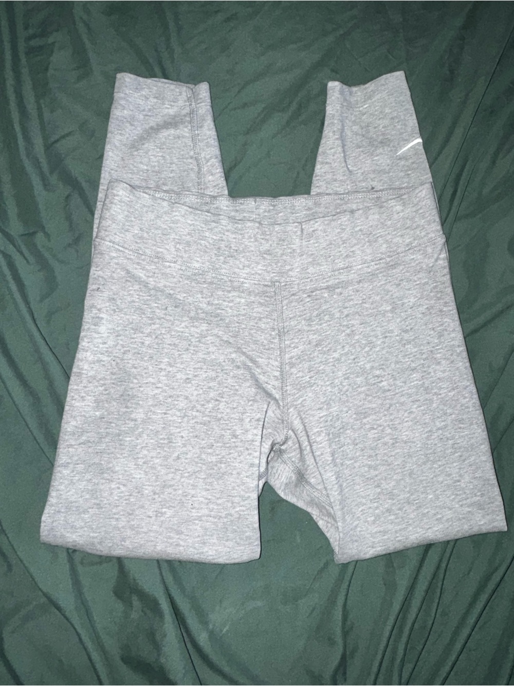 Nike Ladies’ Gray Athletic Leggings small